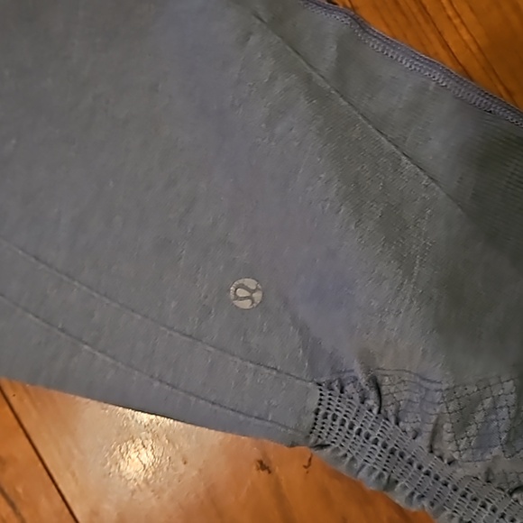 Lululemon athletica capri leggings size 4 - Picture 3 of 7